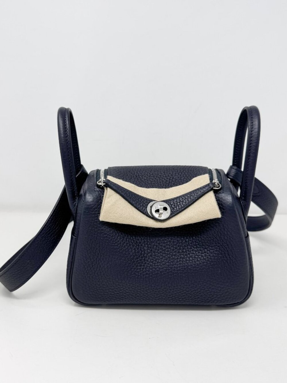 Hermes Caban Clemence Mini Lindy